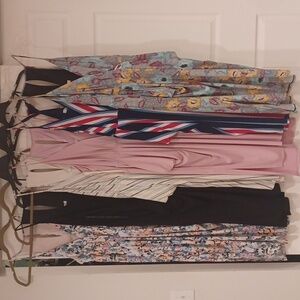 BCBGeneration Sleeveless Midi Dress With Pockets Large V Neck Lot